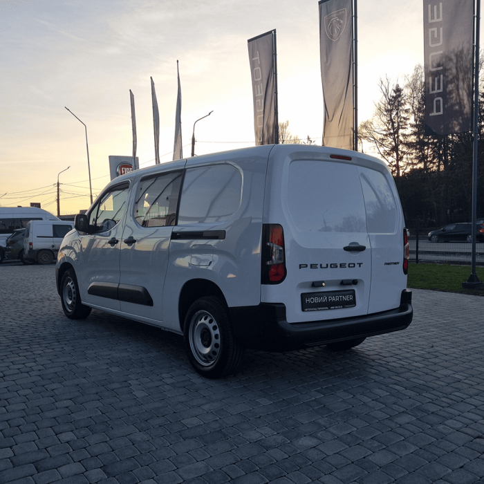 Peugeot Partner Crew Cab L2 1.5 л BlueHDi (100 к.с.) MКПП-6 2025